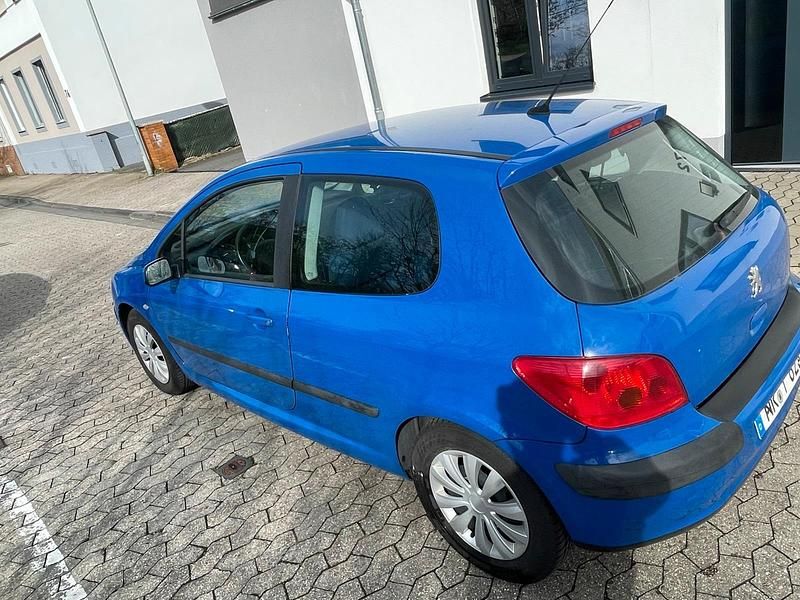 Gebraucht Peugeot 307 80 PS (58 kW) 2002 Blau Limousine