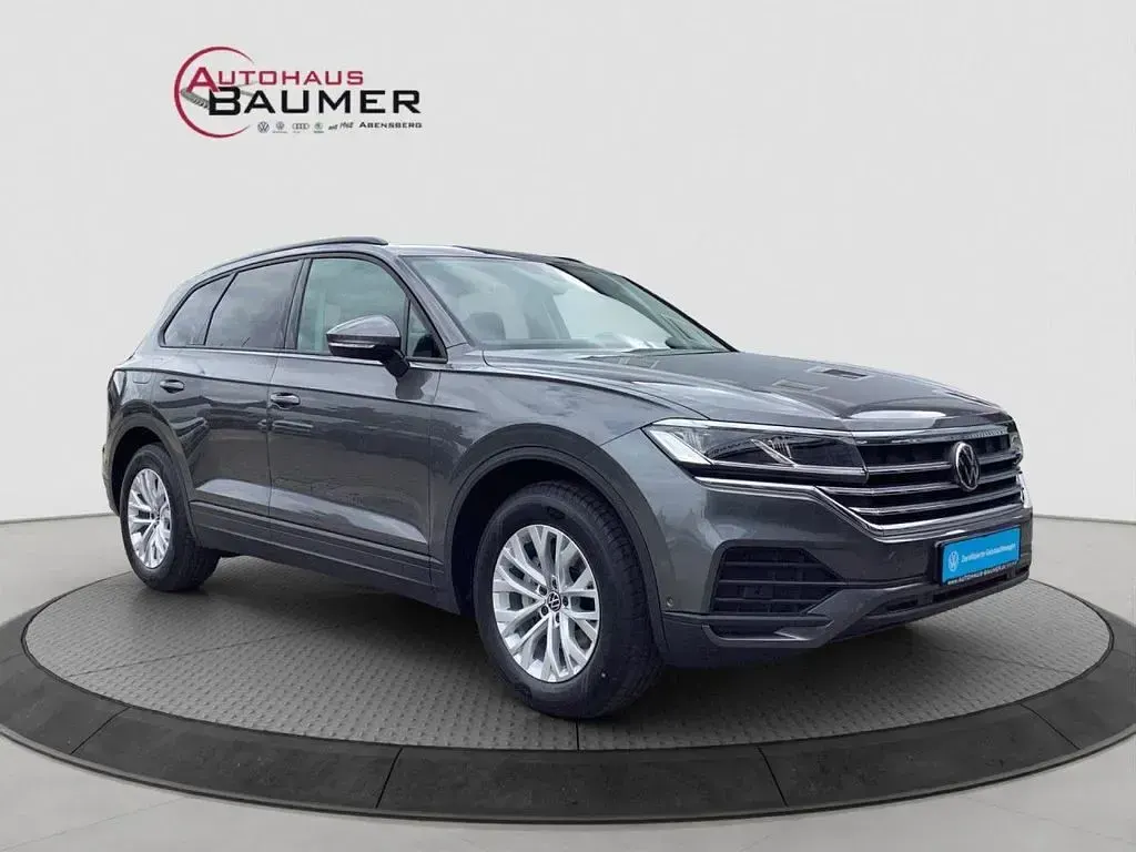 Neu VW Touareg 286 PS (210 kW) 2026 Graugrau SUV