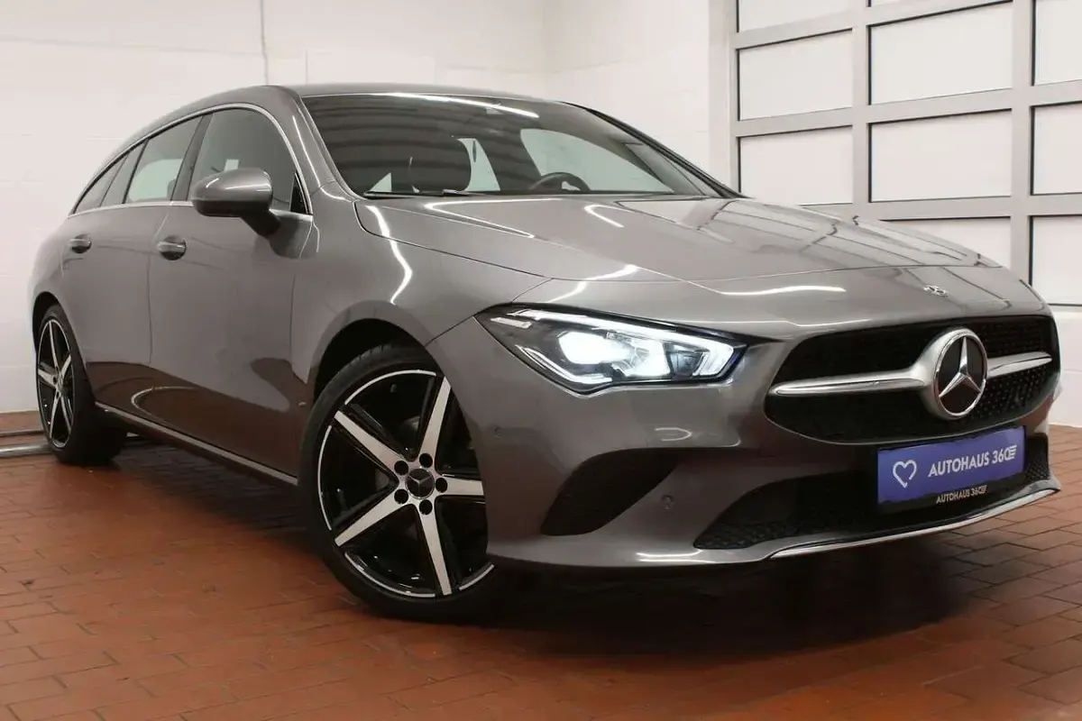 Gebraucht Mercedes CLA200 163 PS (119 kW) 2020 Mountaingrau Kombi