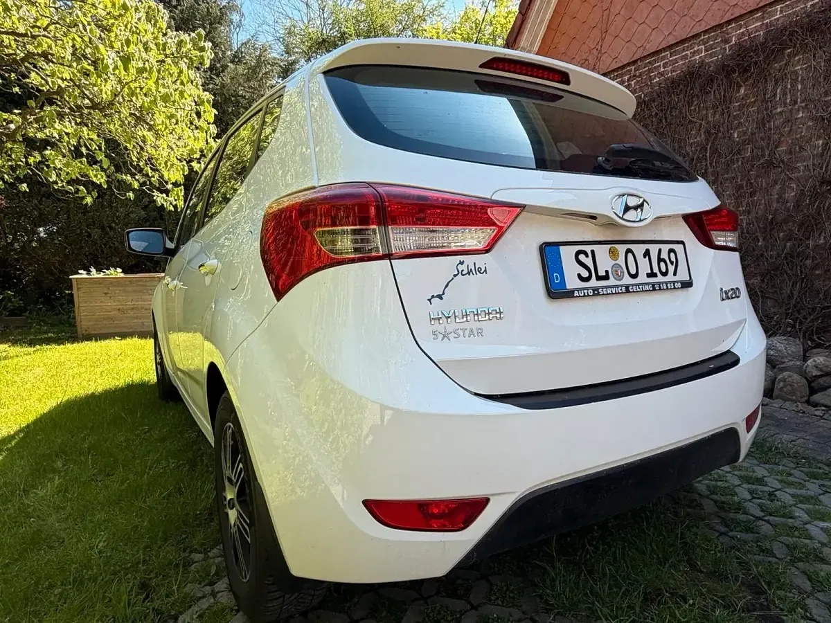 Gebraucht Hyundai ix20 90 PS (66 kW) 2012 Weiß Kleinwagen