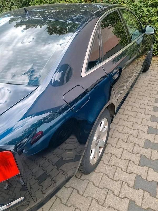 Second-hand Audi A8 280 CP (205 kW) 2005 Albastru Berlinǎ
