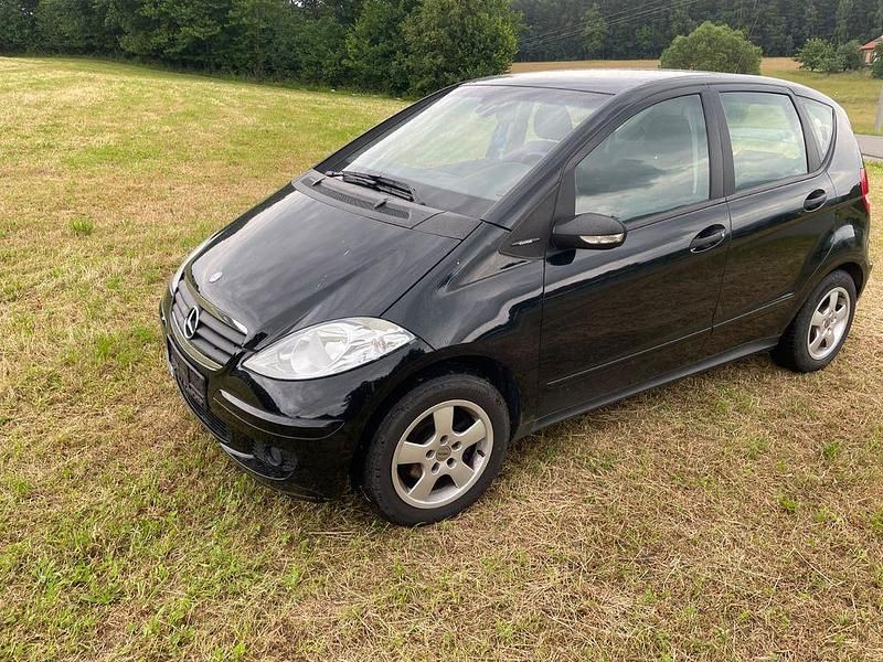 Schwarz Gebraucht 2004 Mercedes A170 Classic Van / Kleinbus | 900 € (Superpreis) - Bild 1/4