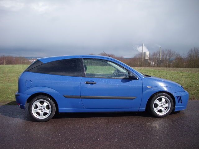 Gebraucht Ford Focus 75 PS (55 kW) 2002 Blau Limousine