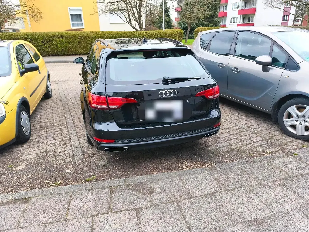 Gebraucht Audi A4 150 PS (110 kW) 2019 Schwarz Kombi
