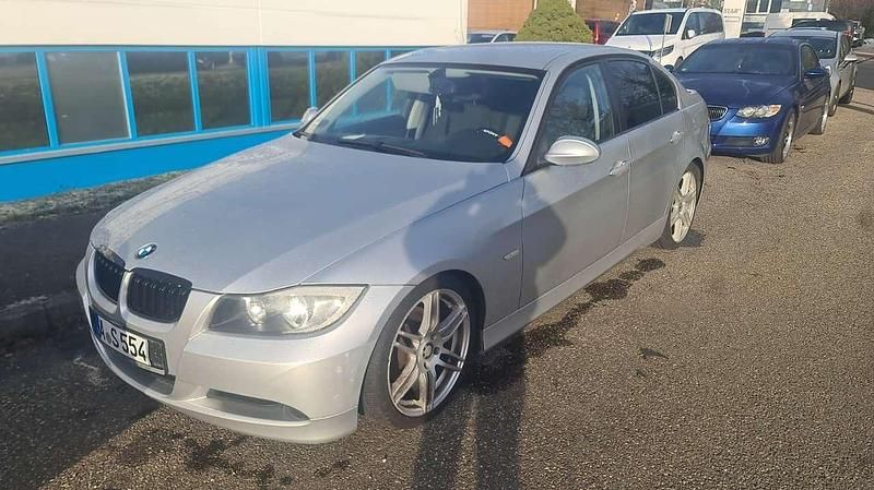 Gebraucht BMW 318 143 PS (105 kW) 2008 Limousine