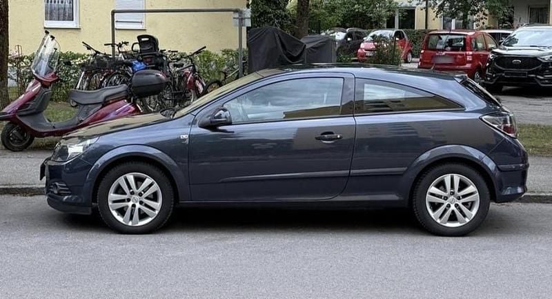 Gebraucht Opel Astra GTC 116 PS (85 kW) 2010 Blau Limousine