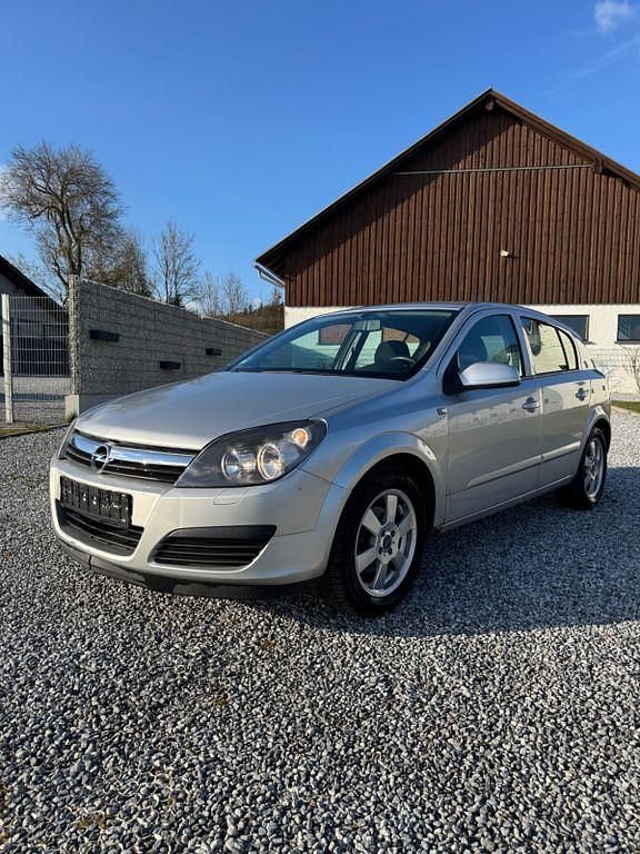 Gebraucht Opel Astra Edition 105 PS (77 kW) 2006 Silber Limousine