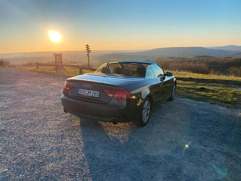 Braun Gebraucht 2011 Audi A5 Cabriolet Cabrio | 12.500 € (Superpreis) - Bild 1/4