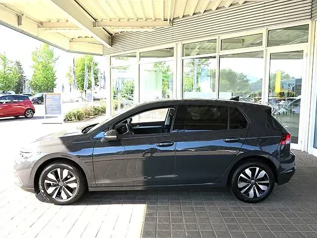 Gebraucht VW Golf VIII Move 110 PS (80 kW) 2024 Uranograu Limousine
