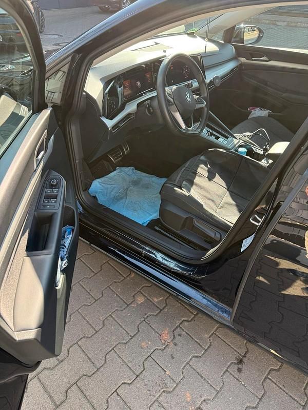 Gebraucht VW Golf VIII 150 PS (110 kW) 2023 Schwarz Kleinwagen