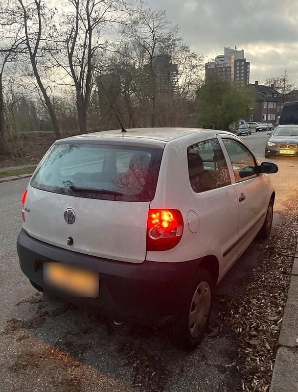 Gebraucht VW Fox 54 PS (39 kW) 2008 Weiß Kleinwagen