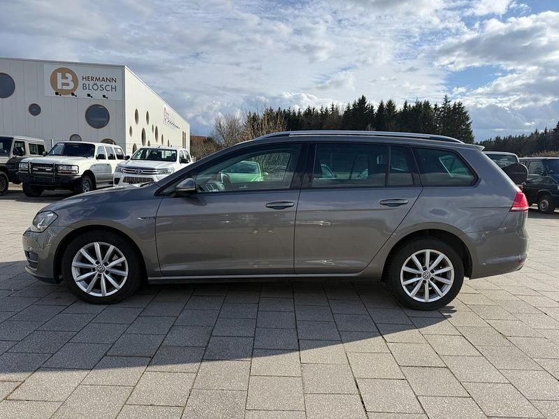 Gebraucht VW Golf VII LOUNGE 110 PS (80 kW) 2015 Grau Kombi