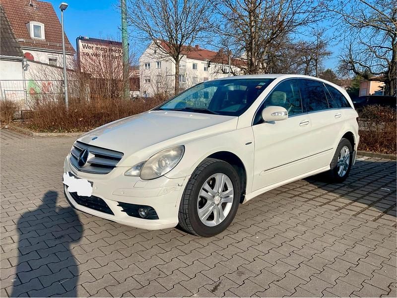 Weiß Gebraucht 2007 Mercedes R280 Van / Kleinbus | 3.200 € (Fairer Preis) - Bild 1/4