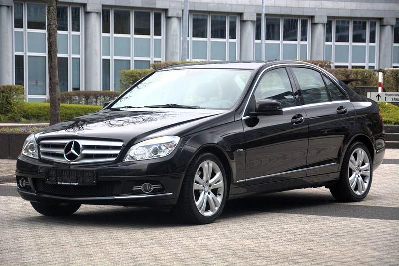 Gebraucht Mercedes C180 156 PS (114 kW) 2011 Schwarz Limousine