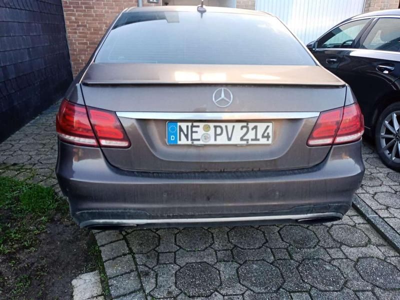 Gebraucht Mercedes E350 252 PS (185 kW) 2013 Braun Limousine