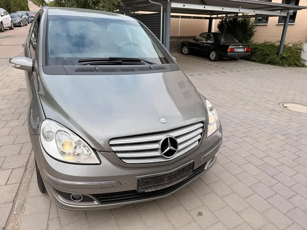 Gebraucht Mercedes B170 115 PS (84 kW) 2008 Silber Van / Kleinbus