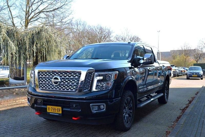 Gebraucht Nissan Titan 313 PS (230 kW) 2016 Schwarz Pickup