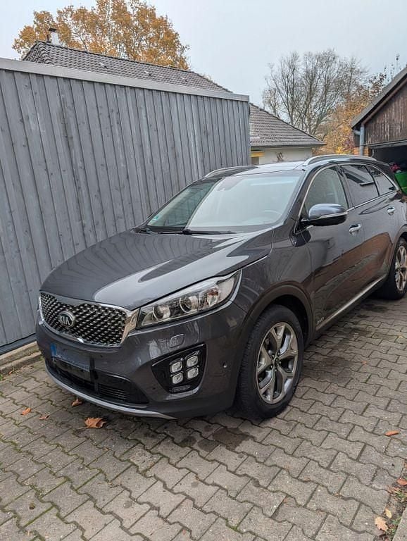 Grau Gebraucht 2017 Kia Sorento Platinum Edition SUV | 17.000 € (Guter Preis) - Bild 1/4