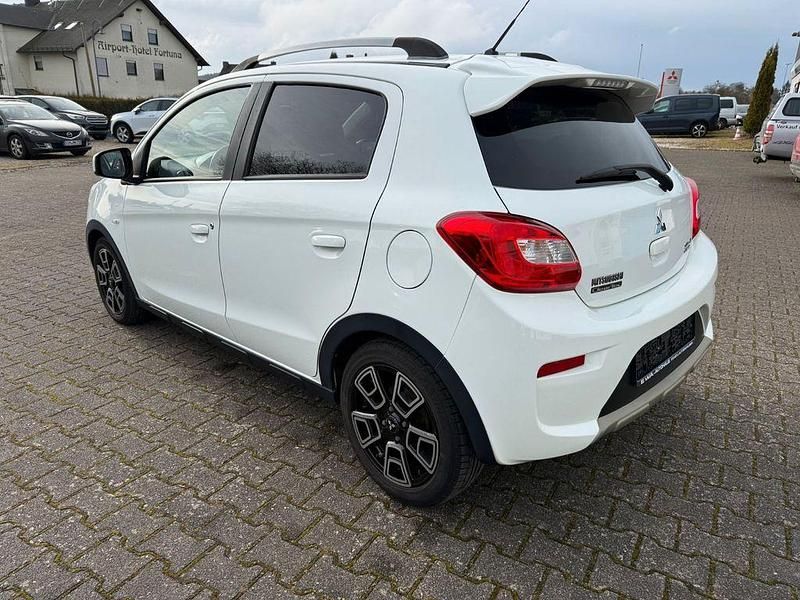 Gebraucht Mitsubishi Space Star Edition 80 PS (58 kW) 2018 Weiß Limousine