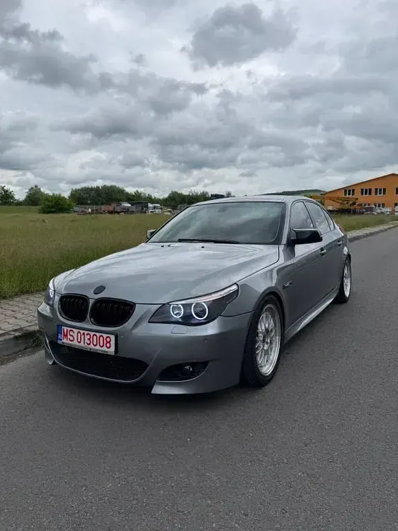Gebraucht BMW 530 Performance 218 PS (160 kW) 2005 Silber Limousine