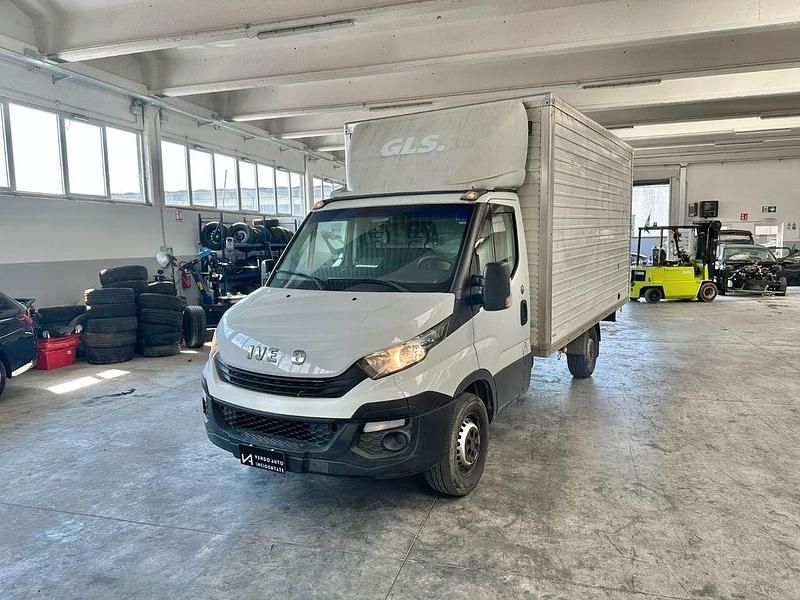 Gebraucht Iveco Daily 116 PS (85 kW) 2019 Weiß Van / Kleinbus