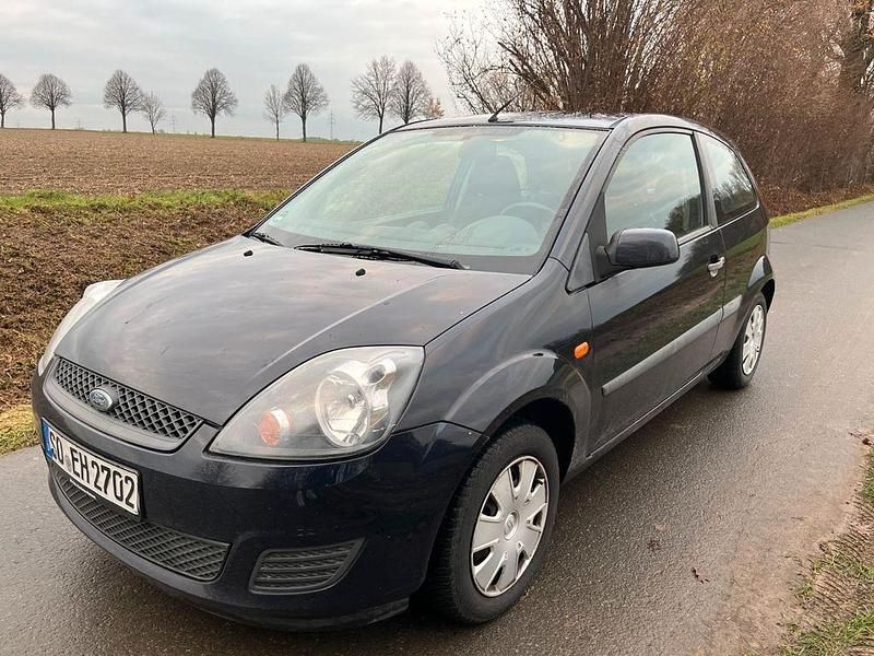 Blau Gebraucht 2007 Ford Fiesta Trend Limousine | 1.850 € (Fairer Preis) - Bild 1/4