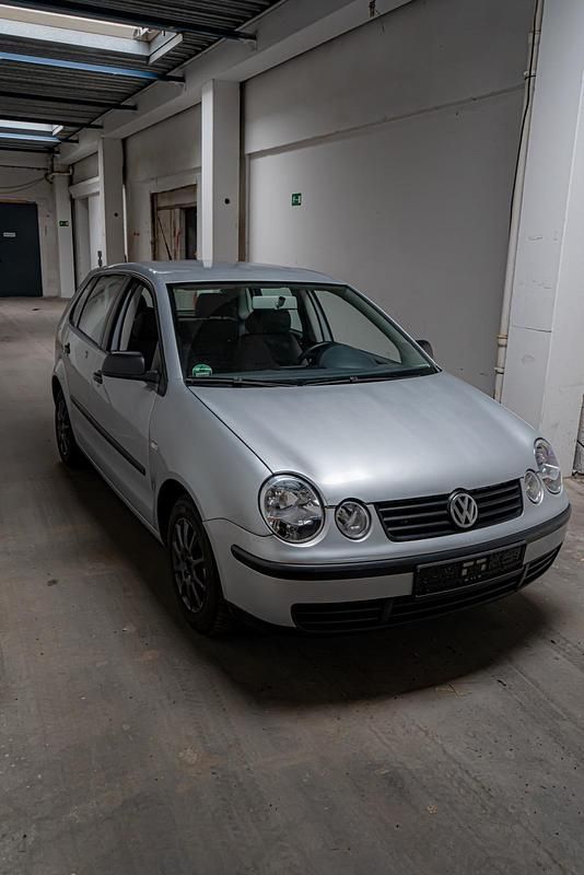 Gebraucht VW Polo Comfortline 86 PS (63 kW) 2002 Silber Kleinwagen