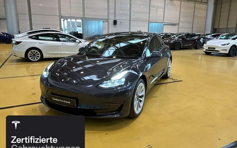 Silber Gebraucht 2021 Tesla Model 3 Long Range Limousine | 27.300 € (Etwas zu teuer) - Bild 1/4