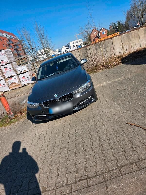 Gebraucht BMW 320 184 PS (135 kW) 2013 Grau Limousine