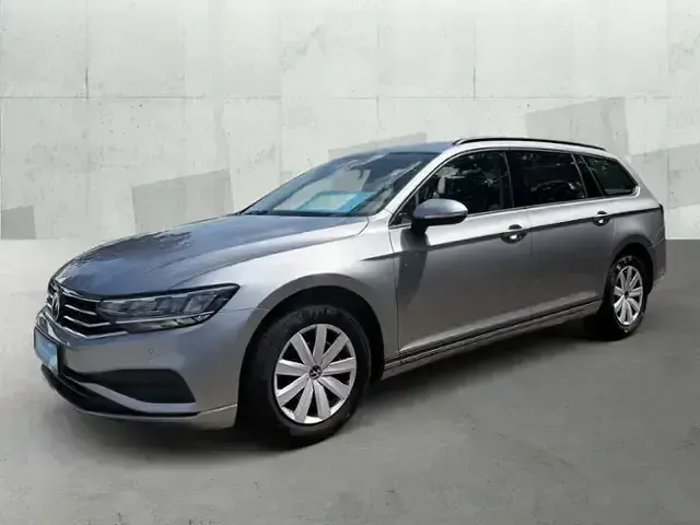 Gebraucht VW Passat Conceptline 150 PS (110 kW) 2022 Silber Limousine