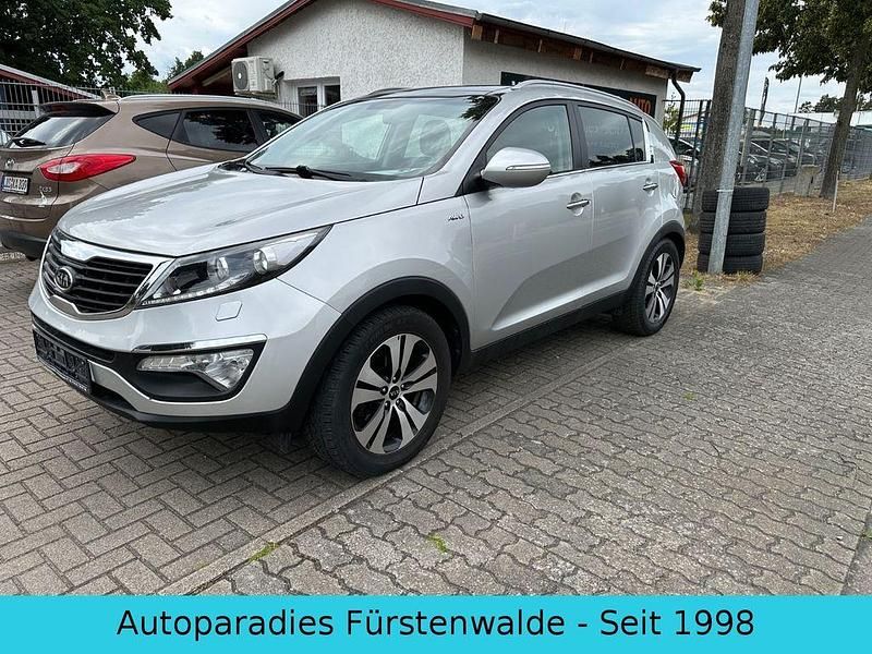 Silber Gebraucht 2011 Kia Sportage Spirit SUV | 9.990 € (Guter Preis) - Bild 1/4