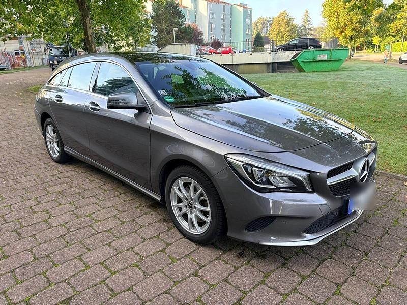Gebraucht Mercedes CLA200 136 PS (100 kW) 2018 Grau Kombi
