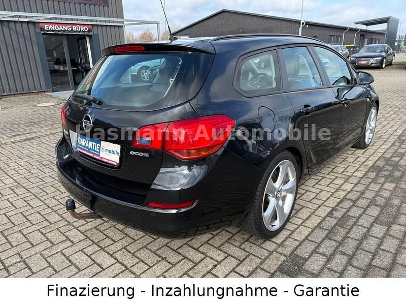 Gebraucht Opel Astra Edition 131 PS (96 kW) 2012 Schwarz Kombi