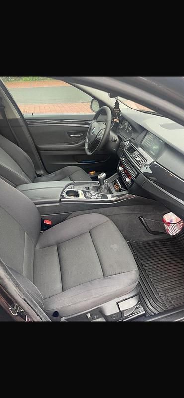Gebraucht BMW 520 184 PS (135 kW) 2012 Schwarz Limousine