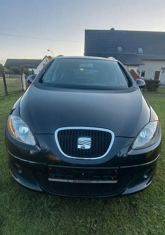 Schwarz Gebraucht 2008 Seat Altea XL Stylance Van / Kleinbus | 3.350 € (Superpreis) - Bild 1/4