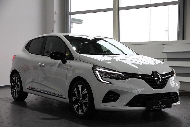Gebraucht Renault Clio V Evolution 67 PS (49 kW) 2022 Gletscherweiss Limousine