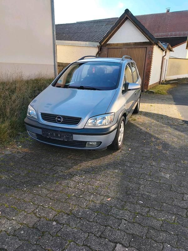 Grau Gebraucht 2001 Opel Zafira Van / Kleinbus | 2.000 € (Fairer Preis) - Bild 1/4