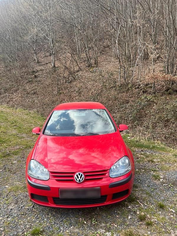 Gebraucht VW Golf IV 75 PS (55 kW) 2005 Rot Kleinwagen