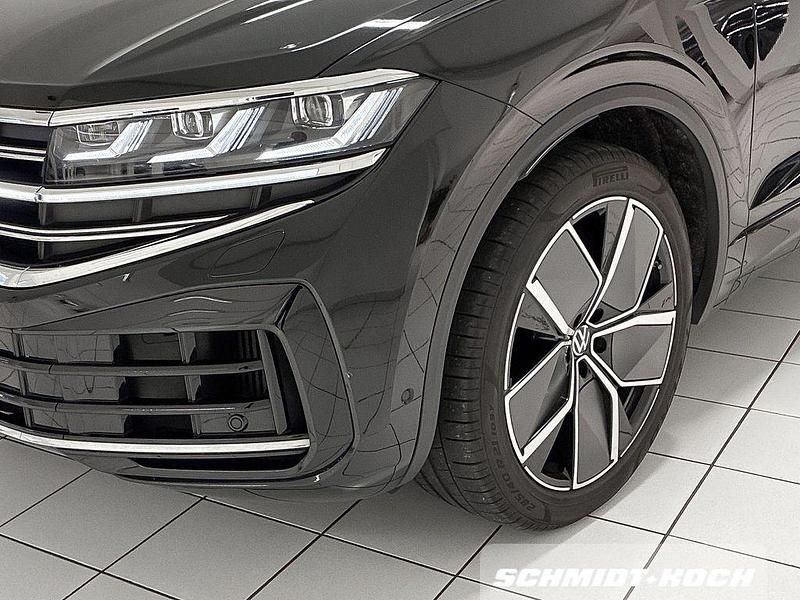 Gebraucht VW Touareg Elegance 381 PS (280 kW) 2024 Grenadillschwarz (schwarz) SUV
