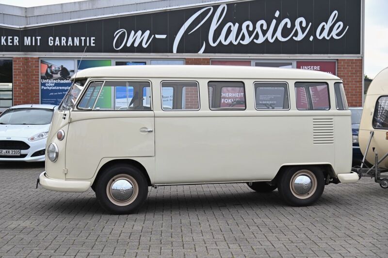 Weiß Gebraucht 1974 VW T1 Van | 35.990 € - Bild 1/4