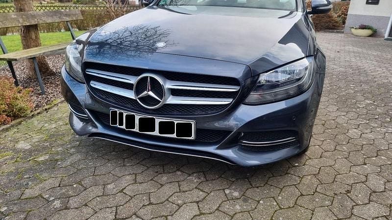 Gebraucht Mercedes C200 Avantgarde 184 PS (135 kW) 2015 Grau Limousine