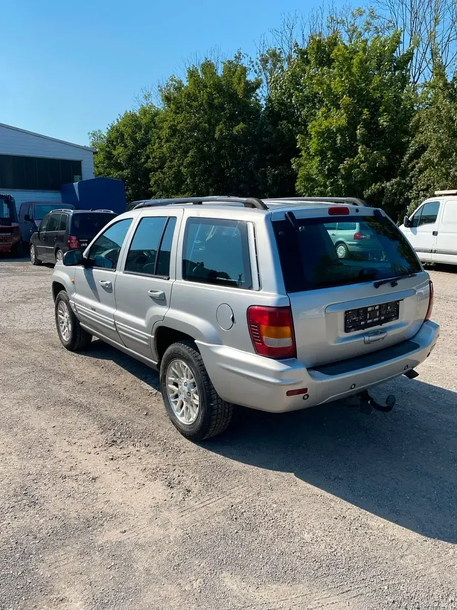 Gebraucht Jeep Grand Cherokee 163 PS (119 kW) 2003 Silber SUV