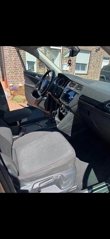 Gebraucht VW Tiguan Edition 150 PS (110 kW) 2018 Gold SUV