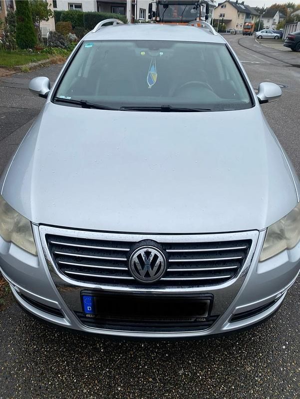 Silber Gebraucht 2006 VW Passat Kombi | 1.100 € (Superpreis) - Bild 1/4