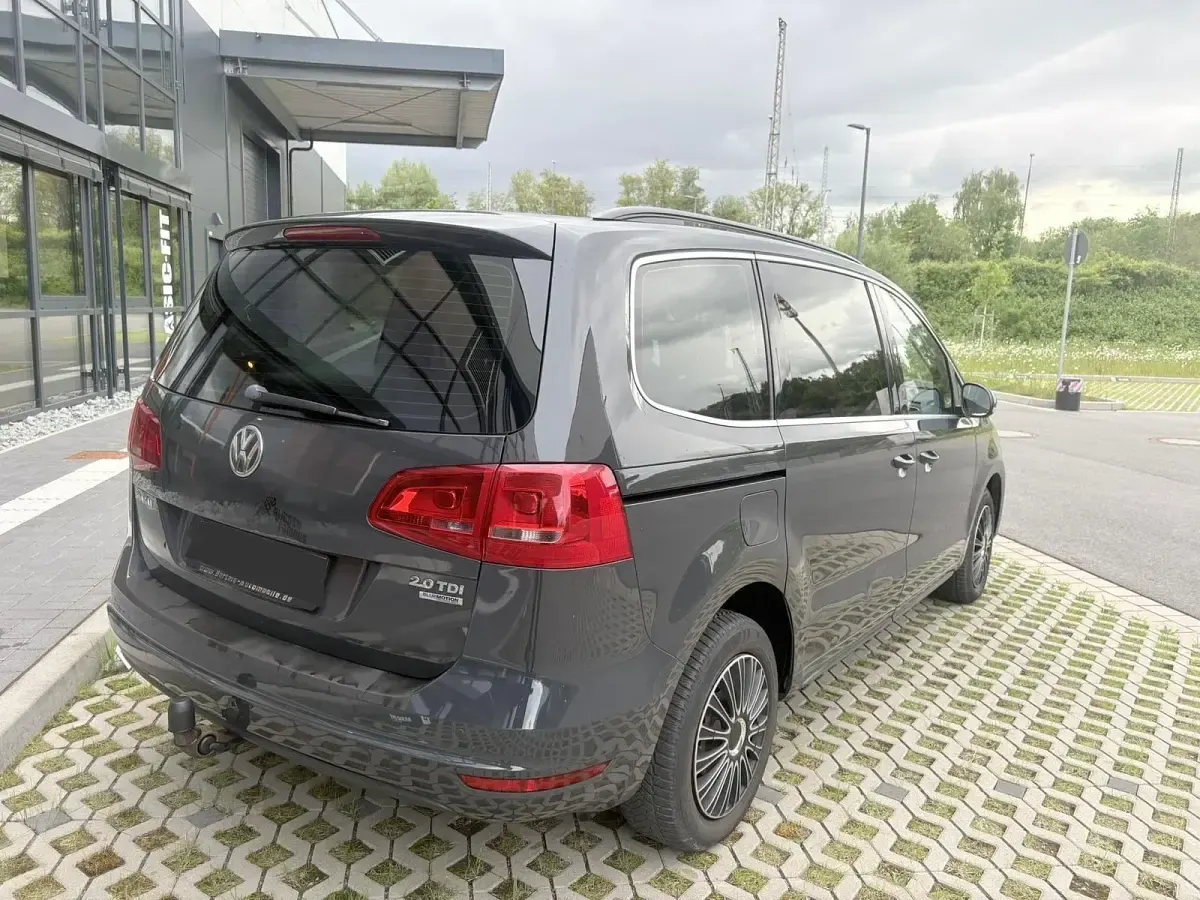 Gebraucht VW Sharan 140 PS (102 kW) 2010 Grau Van / Kleinbus