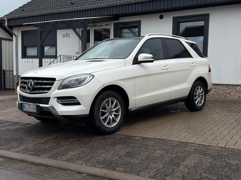 Gebraucht Mercedes ML350 258 PS (189 kW) 2013 Weiß SUV
