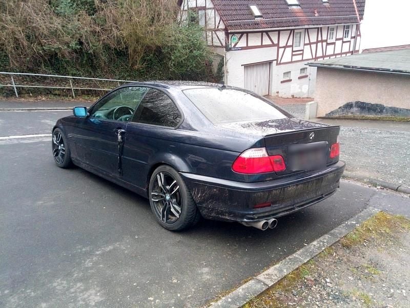 Gebraucht BMW 325 192 PS (141 kW) 2000 Blau Coupé