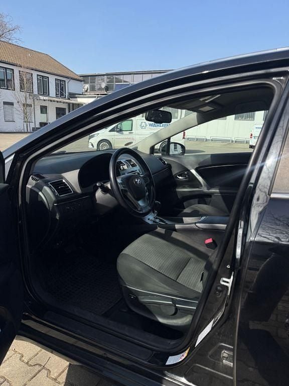 Gebraucht Toyota Avensis Executive 150 PS (110 kW) 2013 Schwarz Kombi