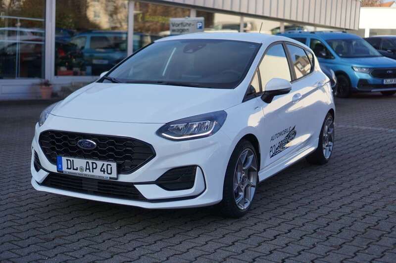 Frostweiß Gebraucht 2022 Ford Fiesta ST-Line Kleinwagen | 19.980 € (Etwas zu teuer) - Bild 1/4