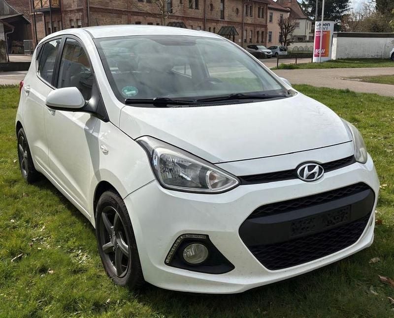 Gebraucht Hyundai i10 YES! 87 PS (63 kW) 2016 Schwarz Kleinwagen